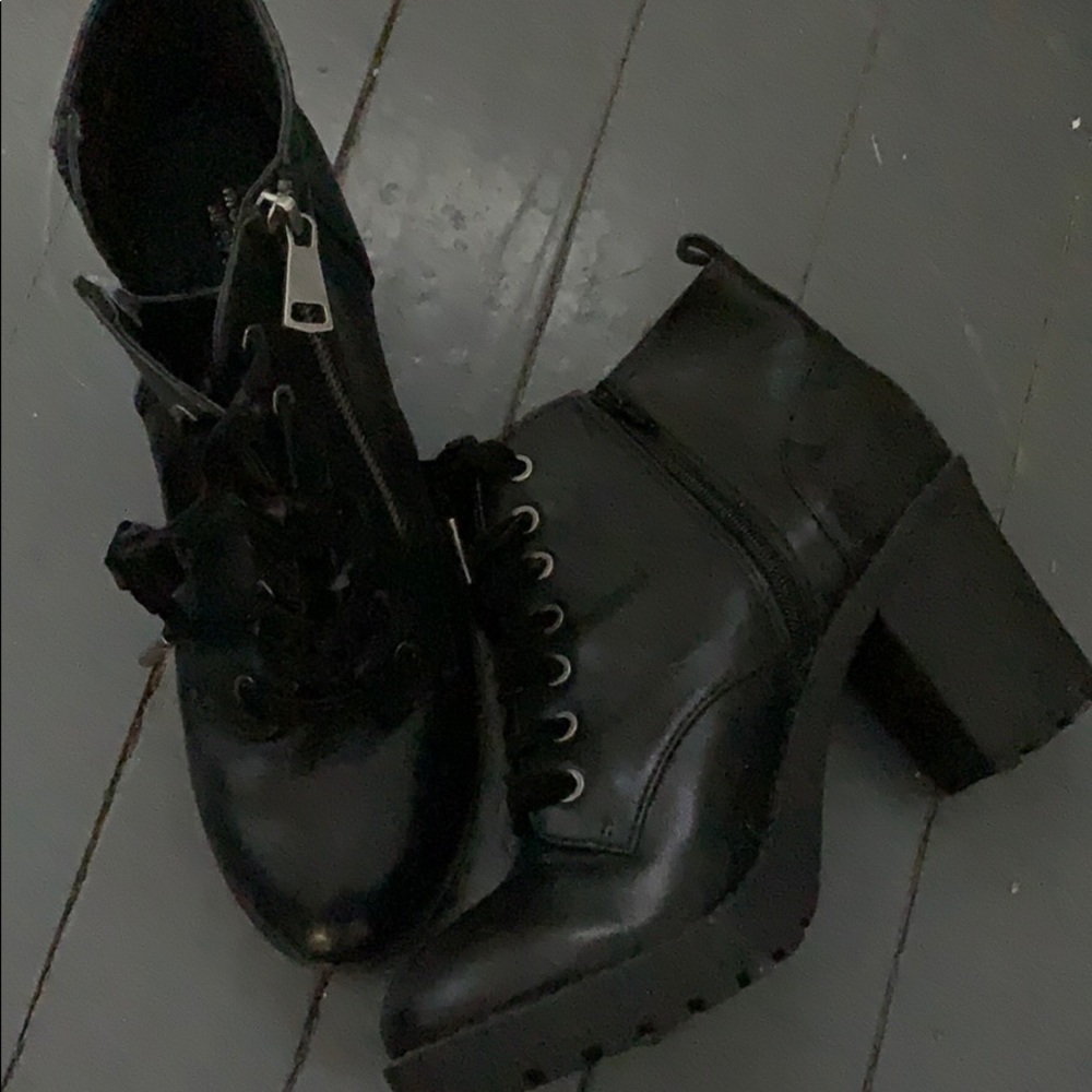Worn once black booties
